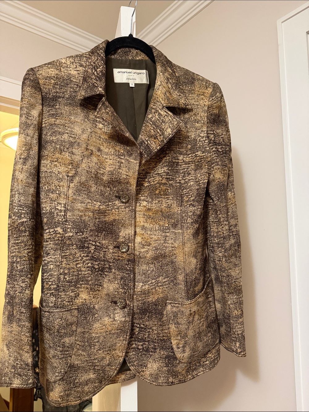 Emanuel Ungaro Brown Textured Button-Front Blazer size 6
